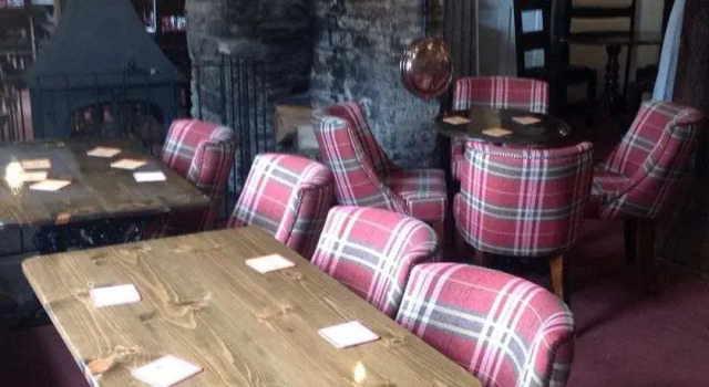 The Lion Inn, Rezervați Hotel Hoteluri în Gloucestershire cu parcare, Parcare