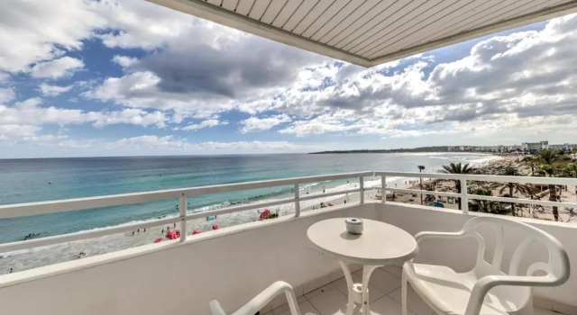 Трёхместный номер Standard с видом на море Hotel Voramar Mallorca