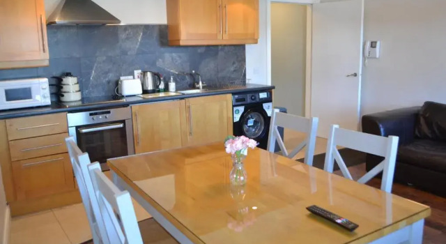 Апартаменты Walshs Hotel and Apartments