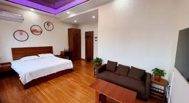 Люкс Deluxe Cangzhou Huiju Huaxilou Homestay