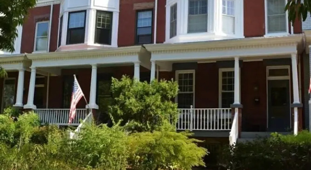 Lincoln Park Place Capitol Hill With Parking, Забронировать Апартаменты/квартира Вашингтон Округ Колумбия, рядом с Capper Recreation Center
