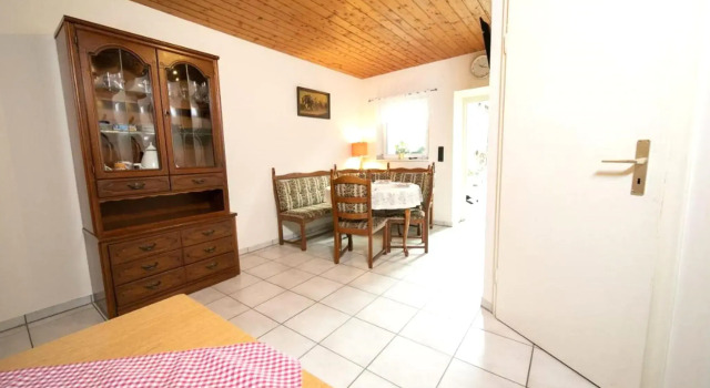 Well -kept apartment in Juechen on a horsefarm, Забронировать Апартаменты/квартира Йюхен Северный Рейн-Вестфалия