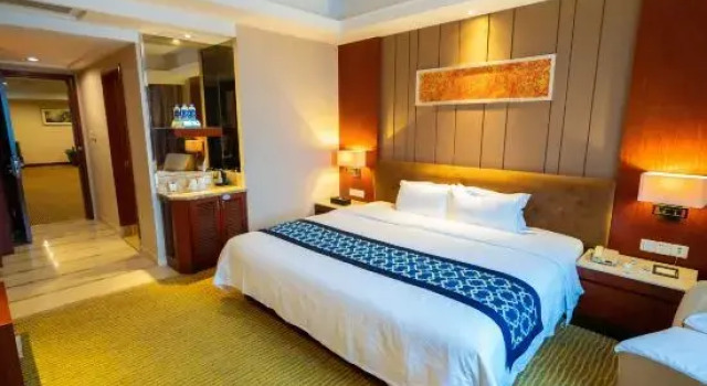 Люкс Presidential с 4 комнатами Dongguan Haixia Hotel