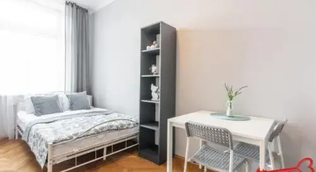 Rooms Nearto Main Square, Забронировать Хостел Хостелы Кракова, рядом с Церковь Святого Франциска Ассизи, Хостел