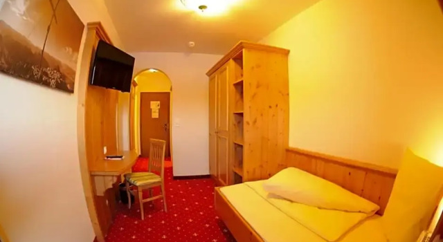 Номер Standard с балконом Sporthotel Tirolerhof
