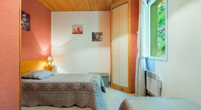 Коттедж Comfort с 3 комнатами Serene Holiday Home in Les Salelles with Swimming Pool