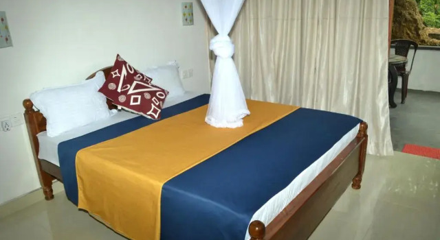 Двухместный номер Deluxe с балконом Chamodya Home Stay
