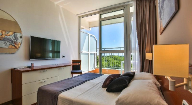 Двухместный номер Standard с балконом и с частичным видом на море Arena Hotel Holiday