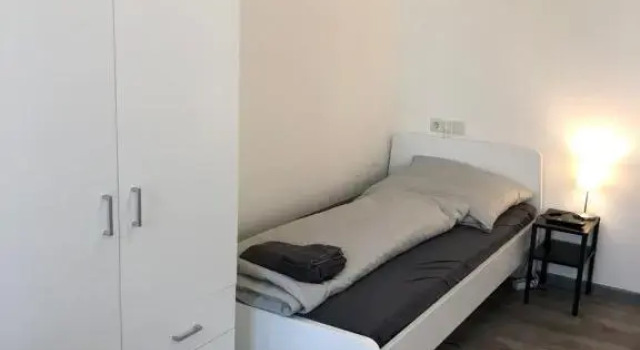 Апартаменты Standard Monteurwohnungen in der Residenz am Kurpark