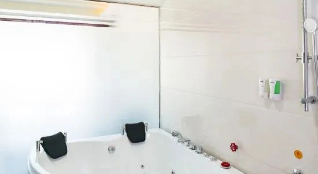 Люкс Long Zhou Hotel