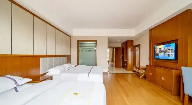 Семейный люкс Fengrongxuan Hotel