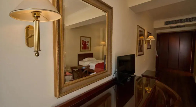 Трёхместный номер Standard с видом на город Volos Palace