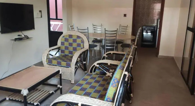Appartement Behanzin 4 Pieces Vue Piscine, Book Lejlighed Hoteller i Porto-Novo med parkering, Parkering