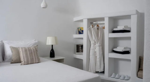 White Dream Suites, Забронировать Отель Отели Тиры с бассейном, Бассейн