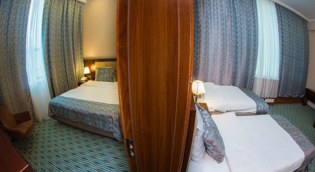 Четырёхместный семейный номер Standard с 2 комнатами с видом на город Marine Inn Hotel Baku