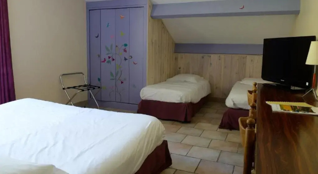 Четырёхместный номер Standard Hôtel Le Mont Barral