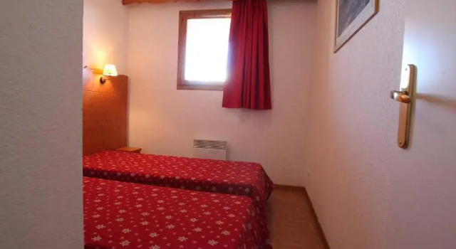 Appartement Puy-Saint-Vincent, 2 pièces, 6 personnes - FR-1-330G-76, Забронировать Апартаменты/квартира Отели Пюи-Сен-Венсан с бассейном, рядом с Горнолыжный подъемник Роше Нуар, Бассейн