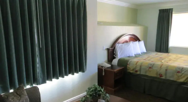 Номер Standard Azusa Inn