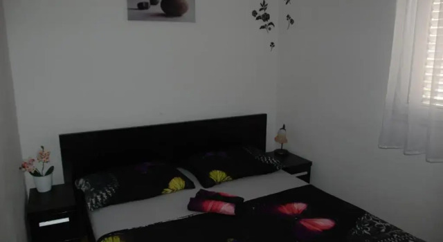 Апартаменты с 2 комнатами с балконом и с видом на сад Room near the center