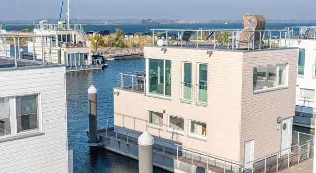 Коттедж Schwimmendes Haus Seebär