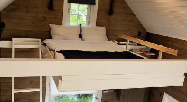 Forest house, Book Hotel Ljungskile 
