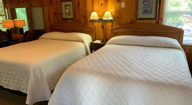 Семейный люкс с балконом Carrs Northside Hotel and Cottages