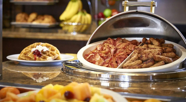 Staybridge Suites Hamilton - Downtown by IHG, Book Hotel Hamilton 