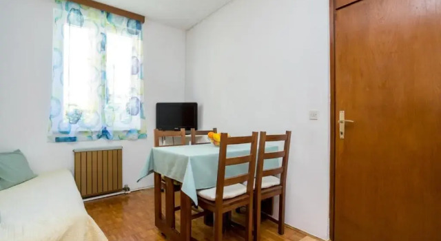 Apartment Jakovac, Prenota Appartamento Hotel a Isole Quarnerine con parcheggio, Parcheggio