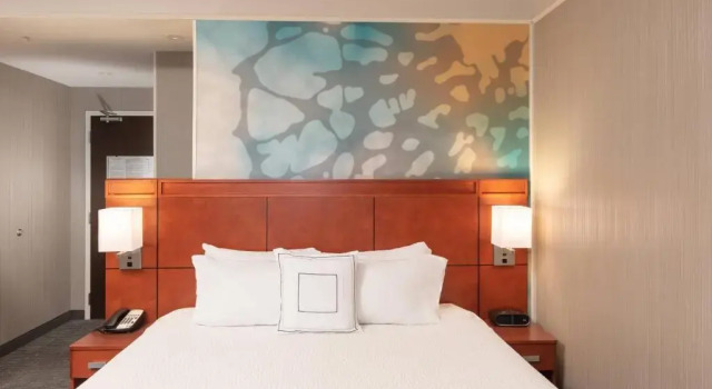 Номер Standard Courtyard by Marriott Greenville Downtown