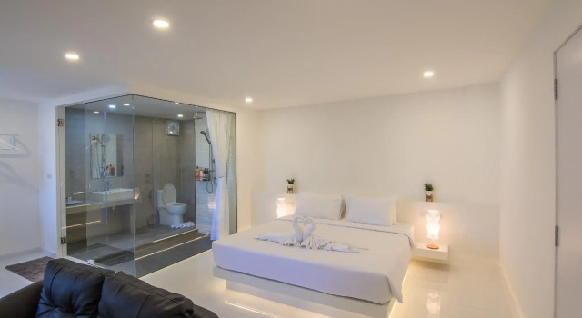 The White Hotel By Charoensri (SHA Extra Plus), Varaa Hotelli Hotellit North-Eastern Thailand pysäköinnillä, Pysäköinti