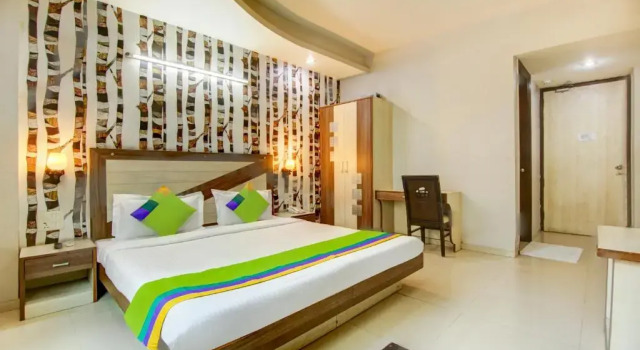 Номер Deluxe Treebo Rockwell Plaza
