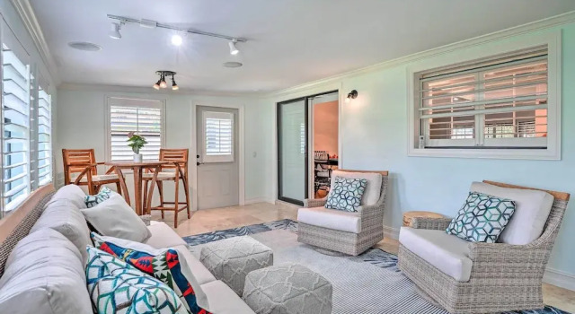 Коттедж Charming Naples Home w/ Patio ~ 5 Mi to Beach