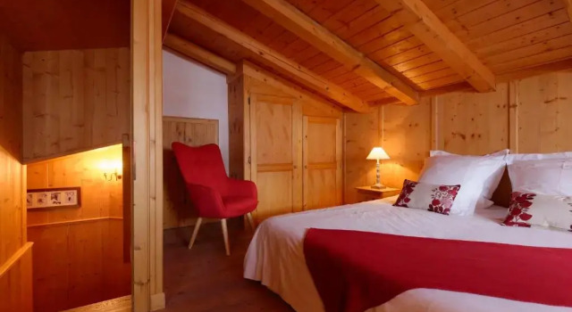 Апартаменты с 2 комнатами с балконом Hôtel 3 étoiles -Restaurant Le Pilatus Courchevel