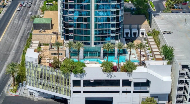 Modern High-rise Escape Balcony + Stunning Views 23319