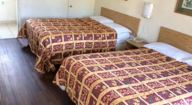 Четырёхместный номер Standard American Inn