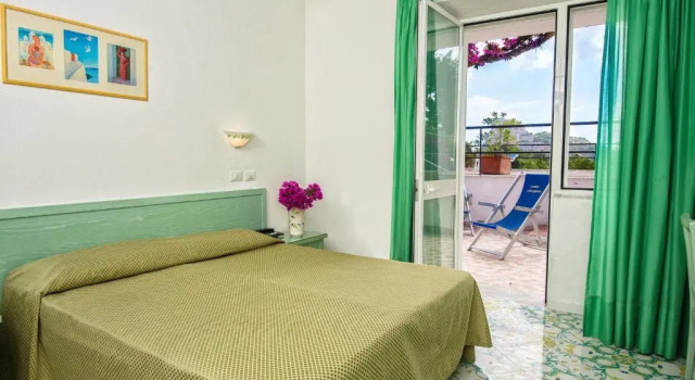 Трёхместный номер Standard Hotel Parco Cartaromana