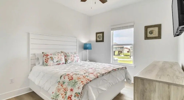 Just Beachy 3 Bedroom Home by RedAwning, Book Feriehus Bolivar Peninsula Houston