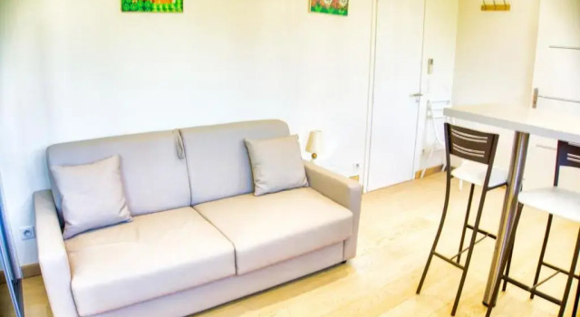 Cannes charming studio 50 meters from the beach !!