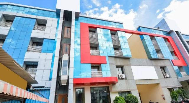 OYO 18493 Hotel Sai Sparsh, Забронировать Отель Отели штата Махараштры 3 звезды, 3*
