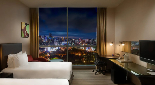 Двухместный номер Standard с видом на парк Holiday Inn Express Taichung Park by IHG