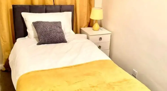 Spacious 3-bed House With Free Parking, Buchen Sie Ferienhaus London Großraum London