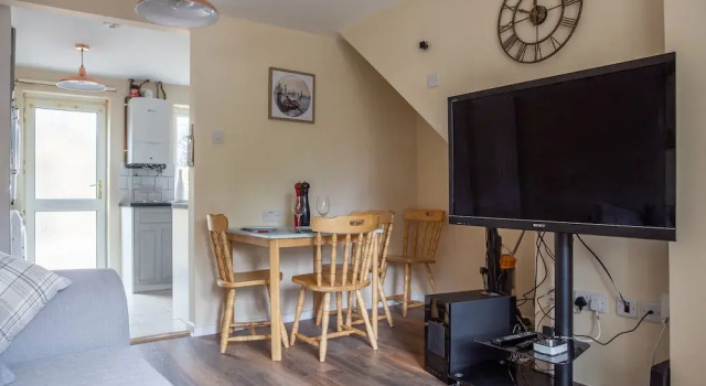 Cosy Nottingham City Centre Townhouse, Забронировать Отель Отели Англии 3 звезды, 3*