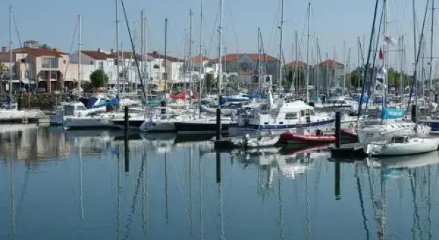 Rental Apartment Residence L Amiral Type 2 A Deux Pas De La Plage