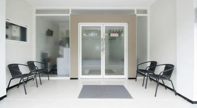 Airy Klojen Pertokoan Ade Irma Suryani Blok C5 Malang, Rezervovat Hotel Hotely v Malang s parkováním, poblíž Taman Rekreasi Kota, Parkování