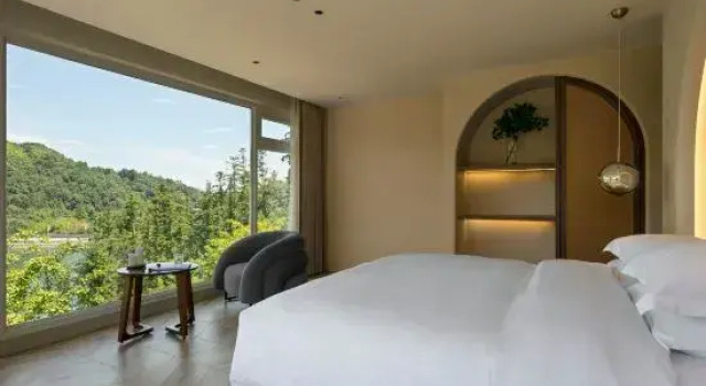 Люкс с 3 комнатами Moganshan Sky Swimming Pool Resort