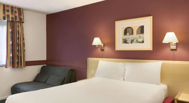 Одноместный номер Standard Days Inn by Wyndham Bradford M62