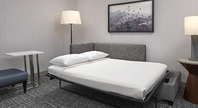 Четырёхместный люкс c 1 комнатой San Mateo Marriott San Francisco Airport