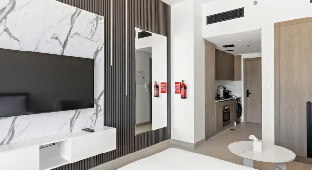 Апартаменты Chic Studio in new Residence With Pool Sauna gym