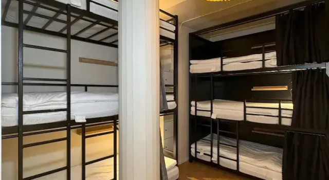 Кровать в общем номере Nomad City