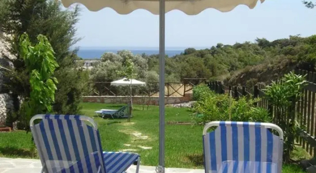 Апартаменты Petroto Sea View Villas